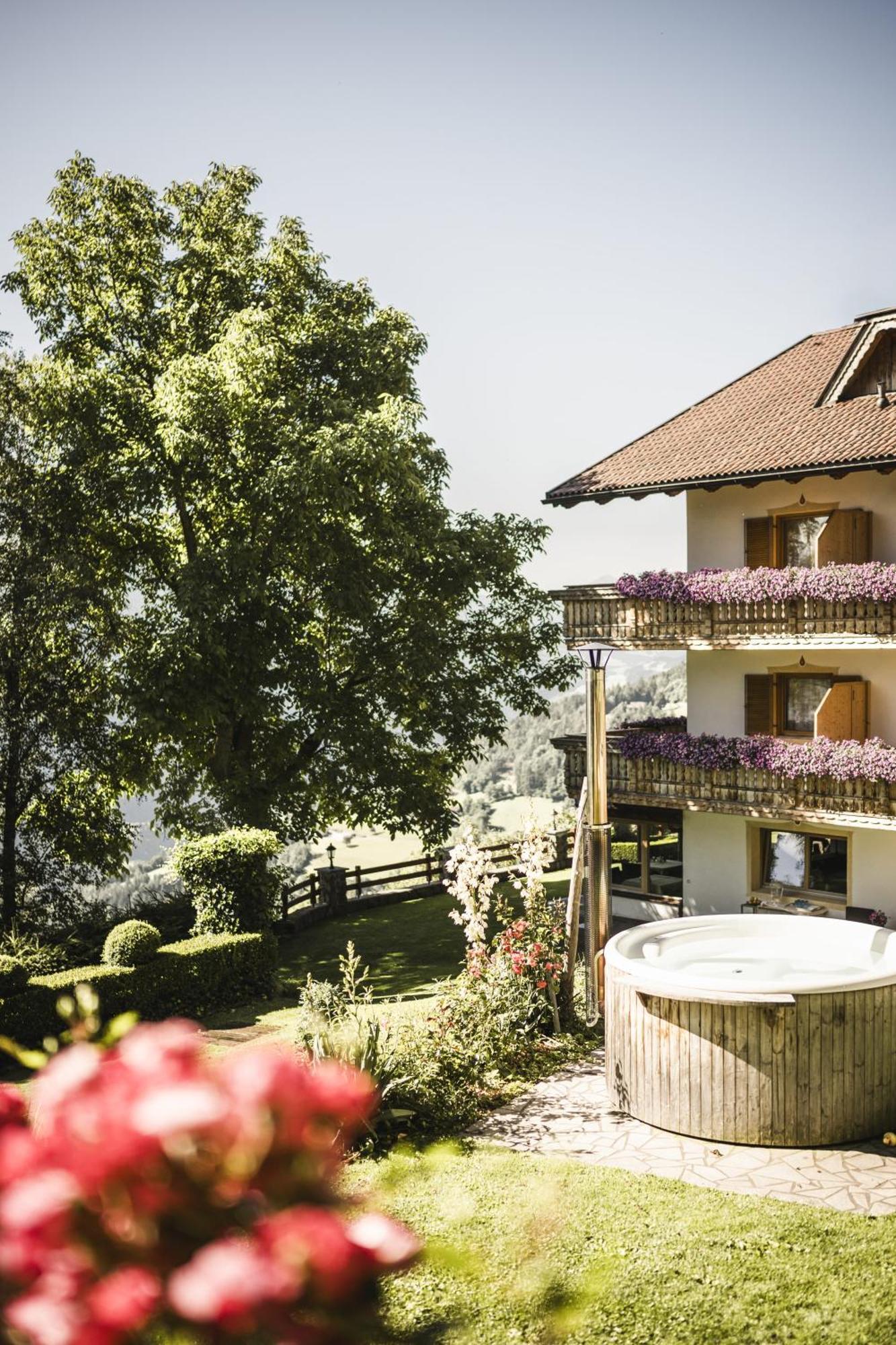 Boutique Pension Erlacher - Adults Only Villandro Luaran gambar